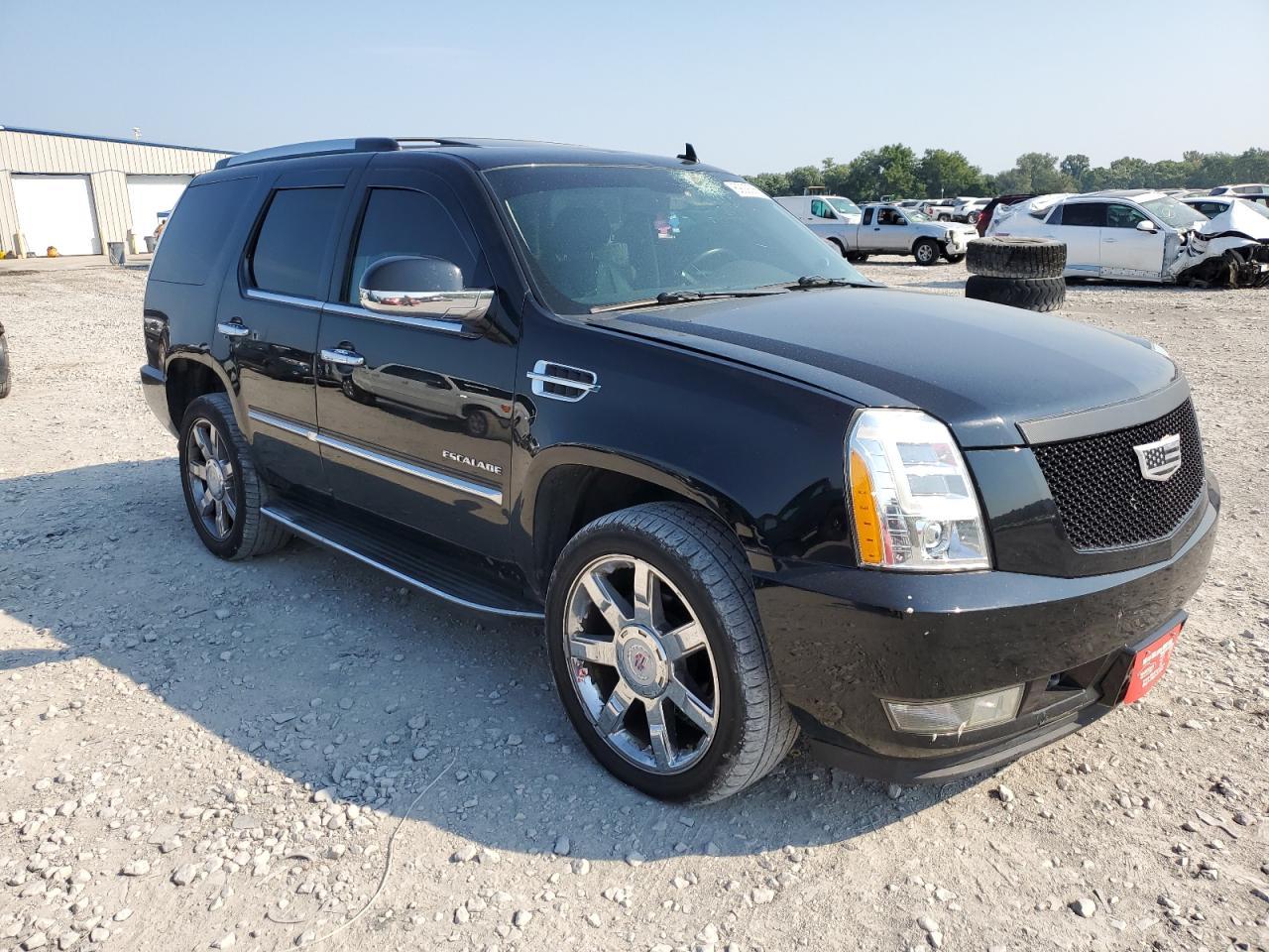 2012 Cadillac Escalade Luxury - Image 4
