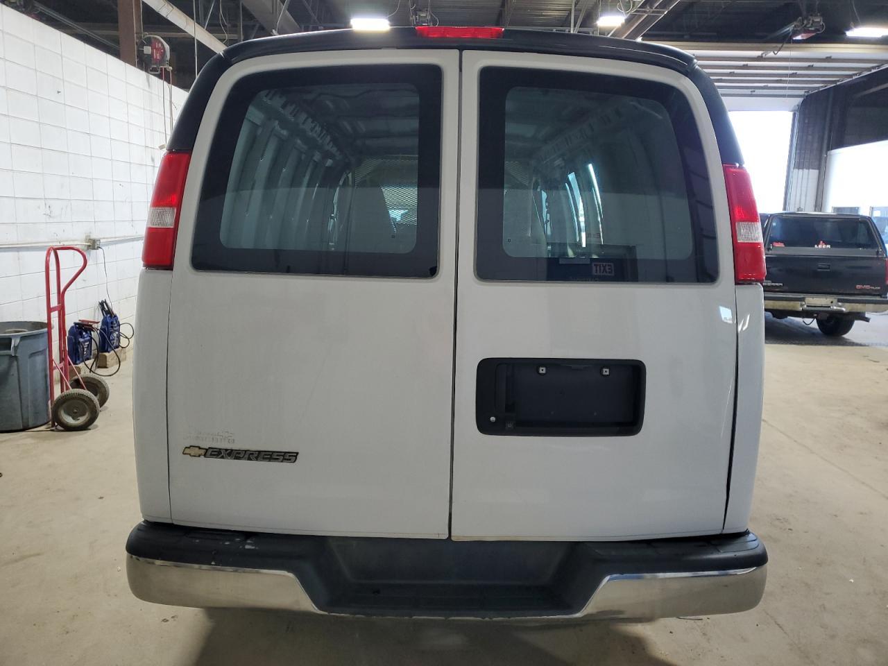 2019 Chevrolet Express G3500 - Фото 6