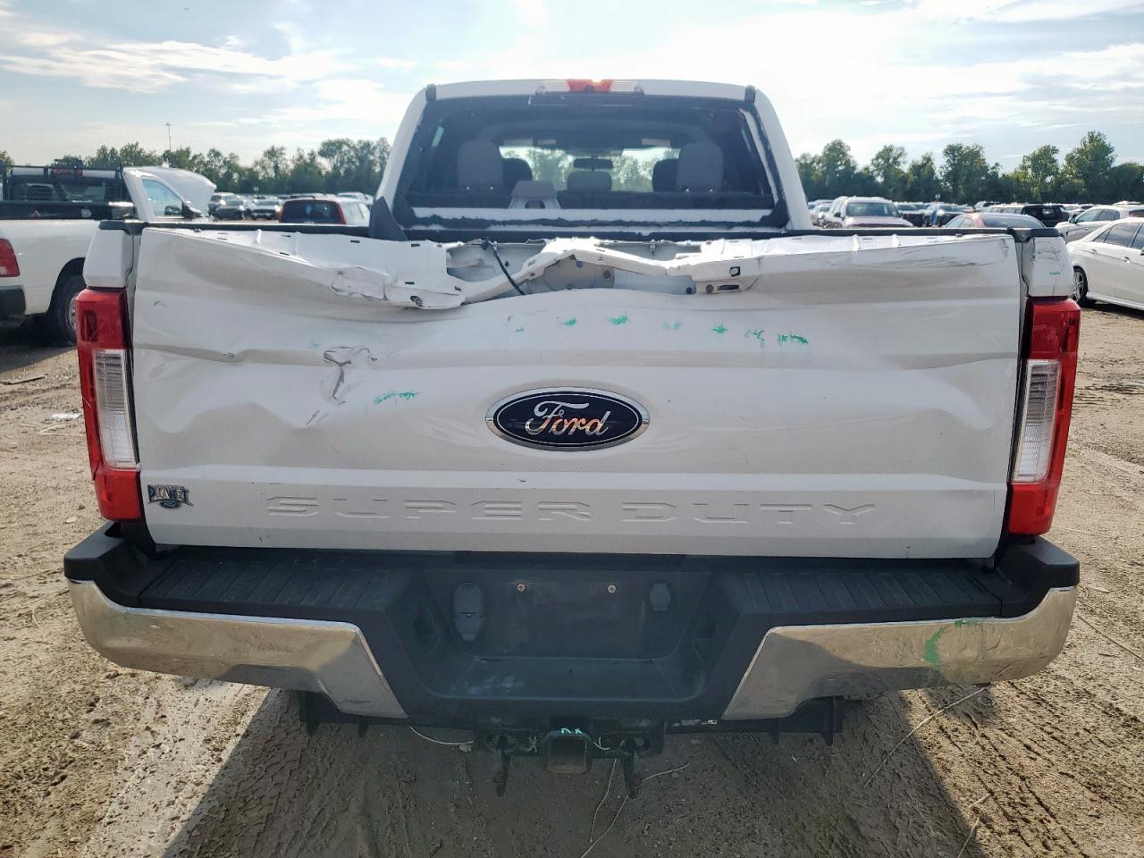 2017 Ford F250 Super Duty - Фото 6