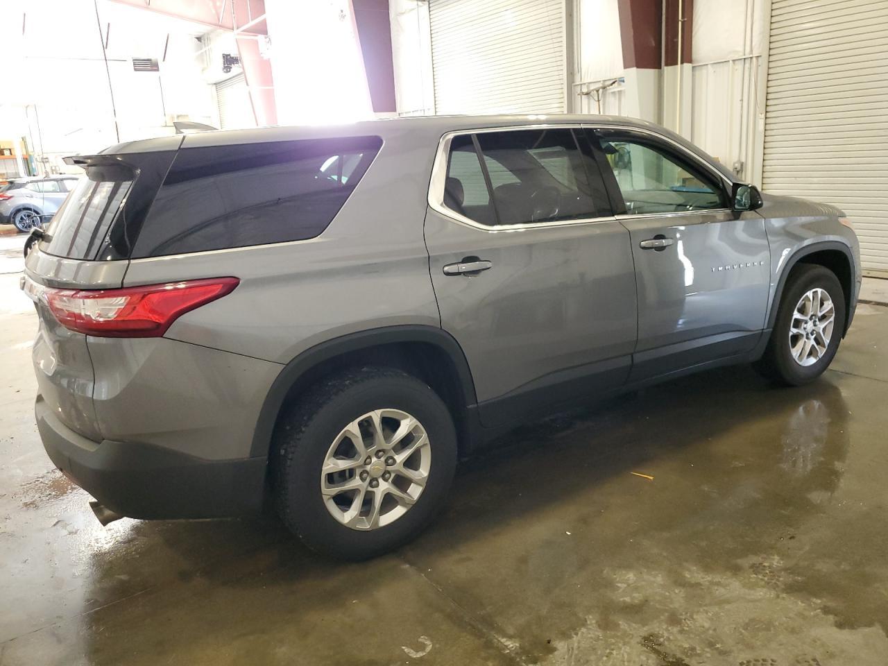 2020 Chevrolet Traverse Ls - Фото 3