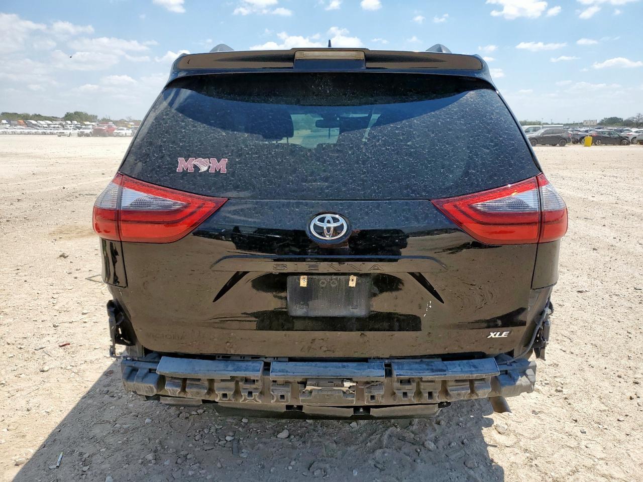 2020 Toyota Sienna Xle - Image 6