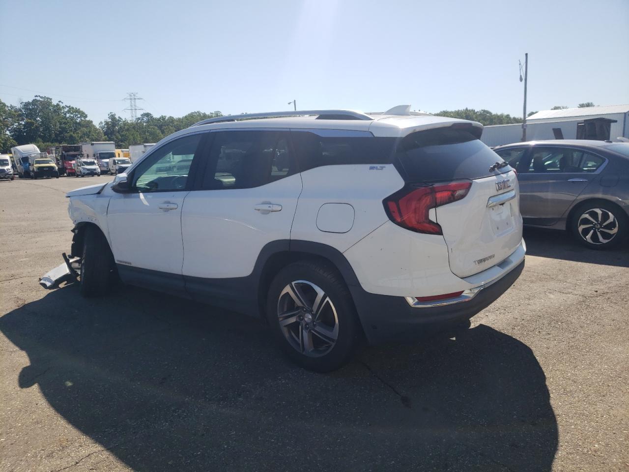 2019 GMC Terrain Slt - Image 2