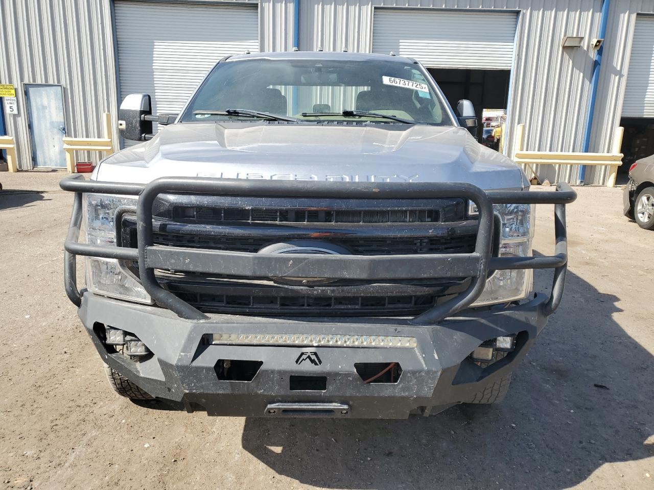 2022 Ford F350 Super Duty - Фото 5