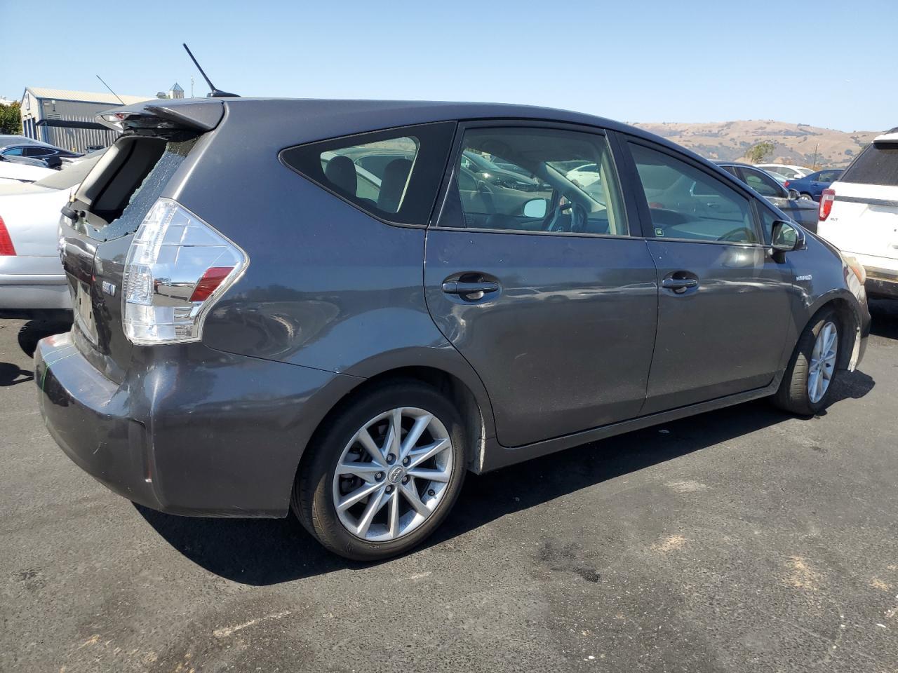 2013 Toyota Prius V - Image 3