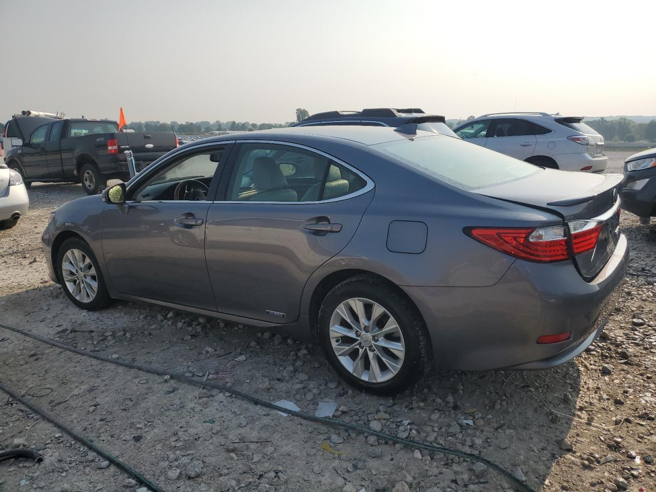 2015 Lexus Es 300H - Фото 2