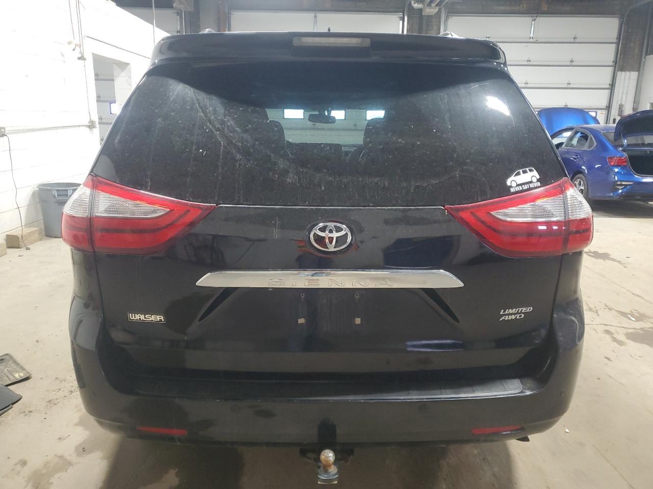 2015 Toyota Sienna Xle - Image 6