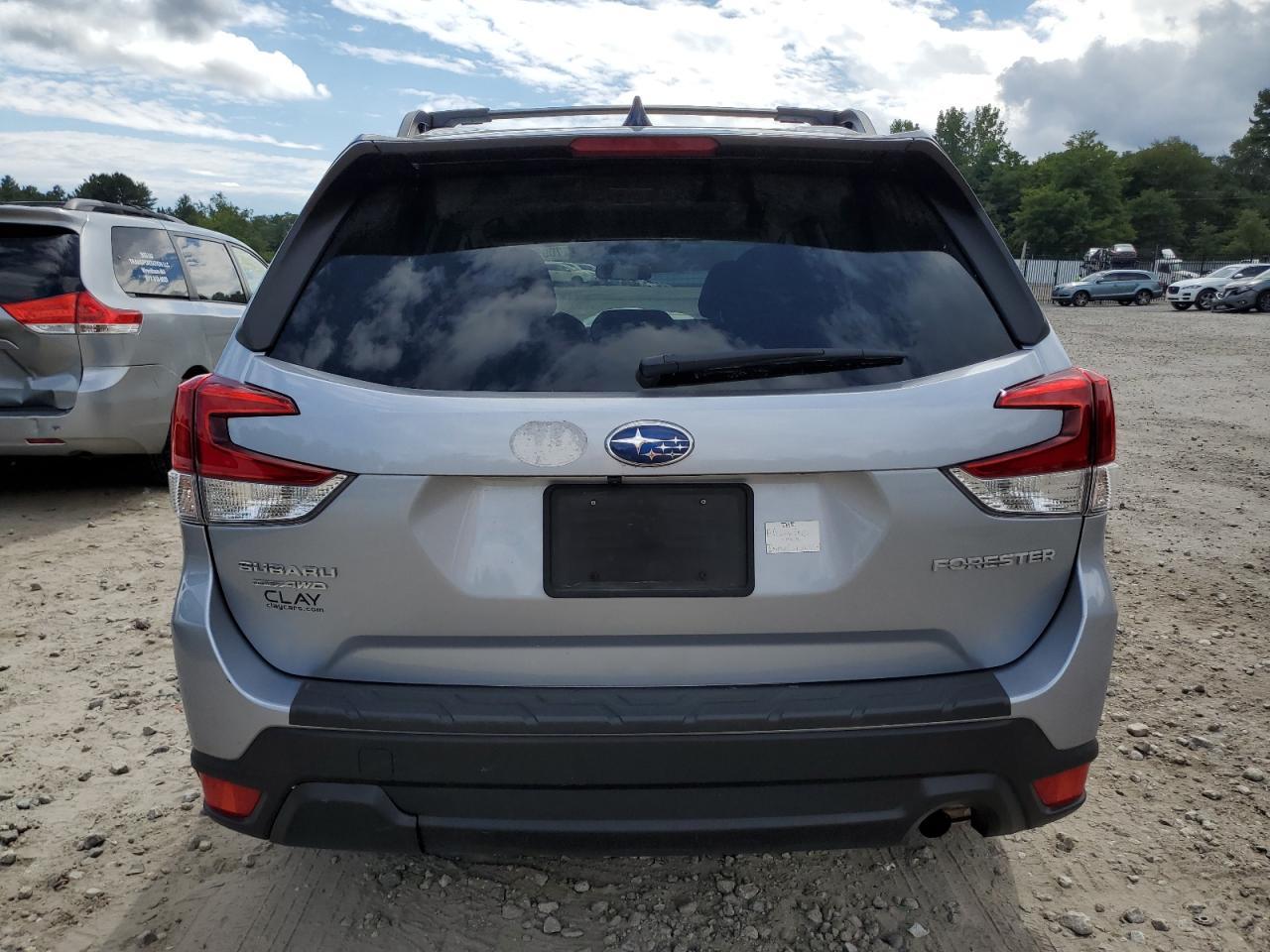 2024 Subaru Forester Premium - Image 6