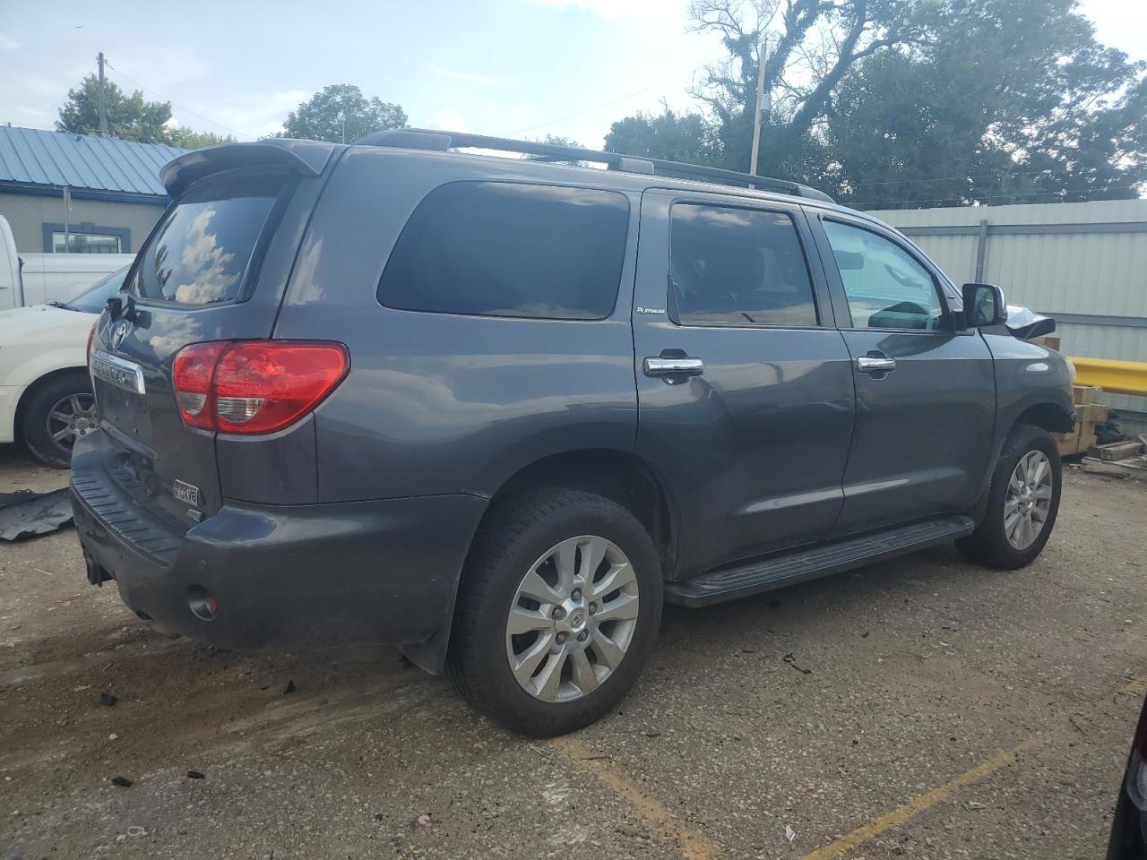 2016 Toyota Sequoia Platinum Platinum - Image 3