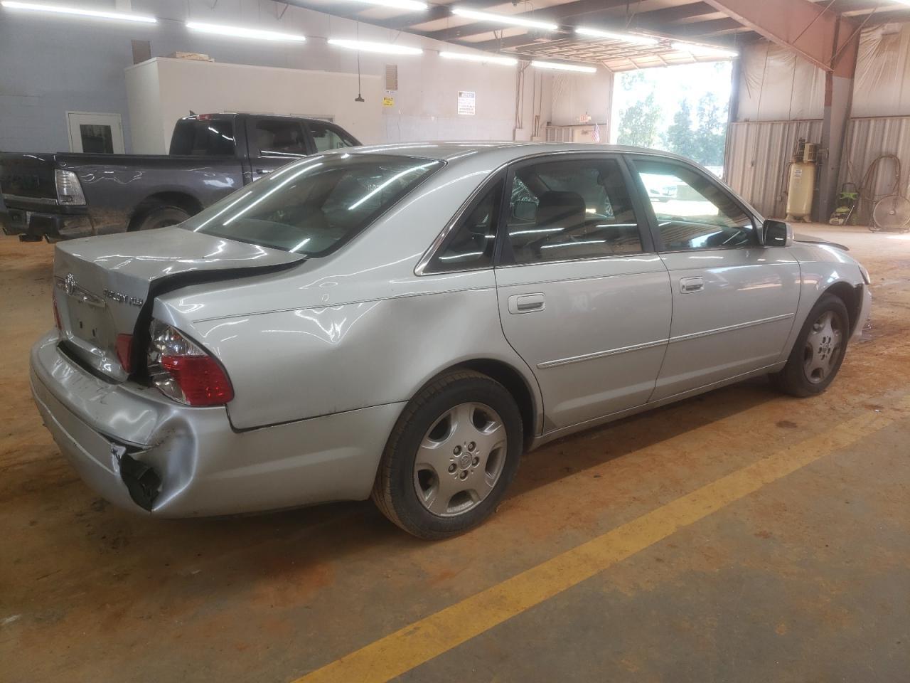 2003 Toyota Avalon Xl - Image 3