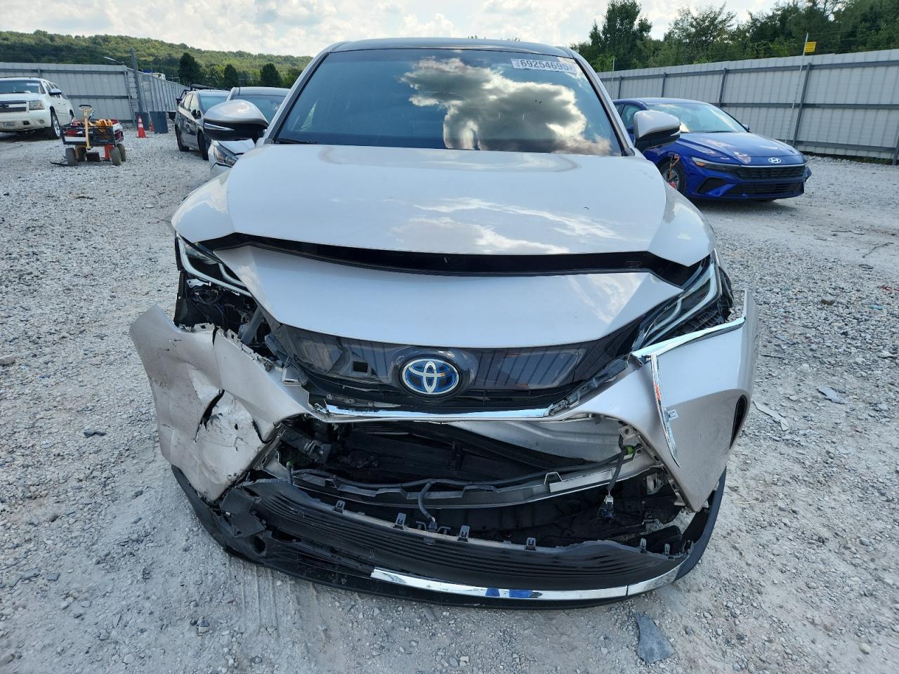 2021 Toyota Venza Le - Фото 5