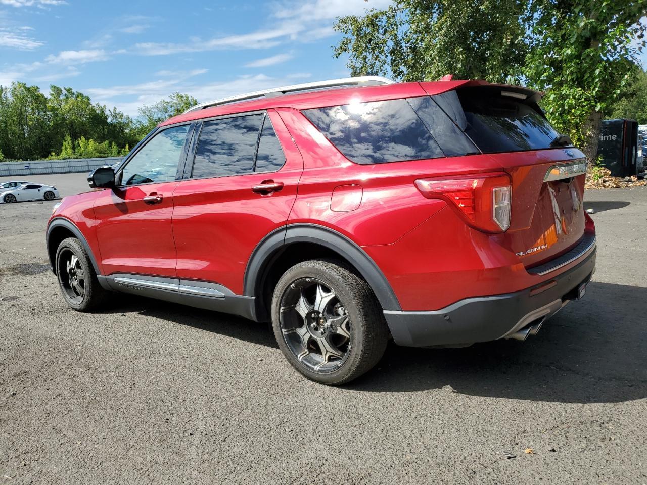2020 Ford Explorer Platinum - Image 2