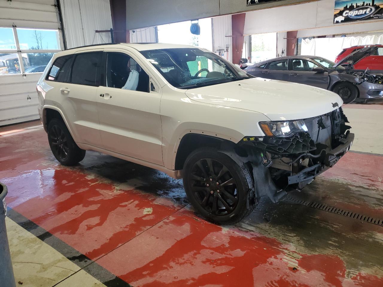 2020 Jeep Grand Cherokee Laredo - Image 4