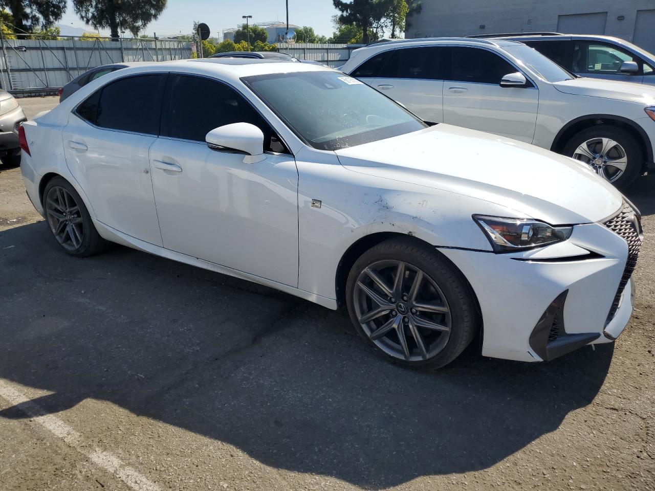 2017 Lexus Is 200T - Фото 4