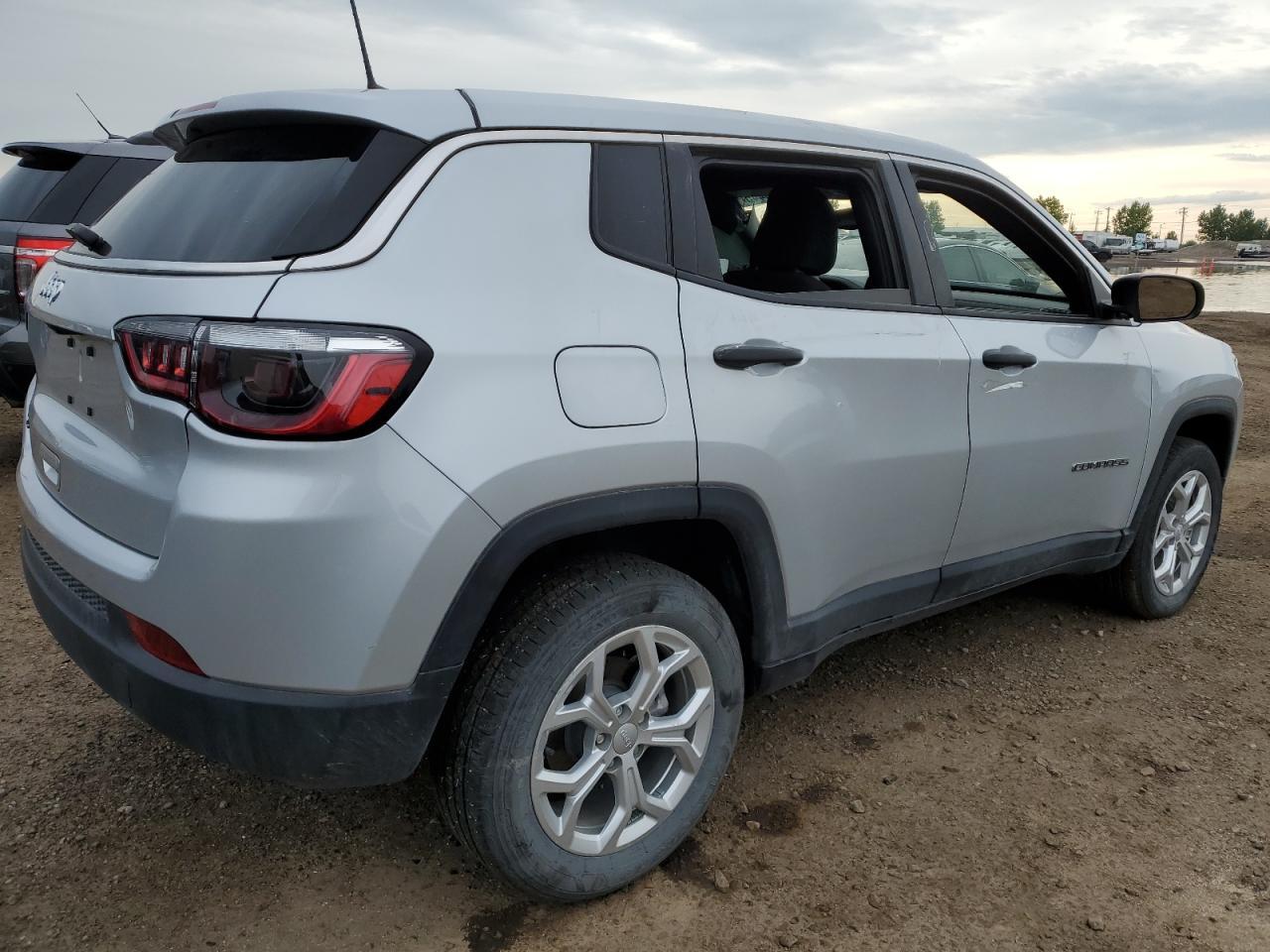 2024 Jeep Compass Sport - Фото 3