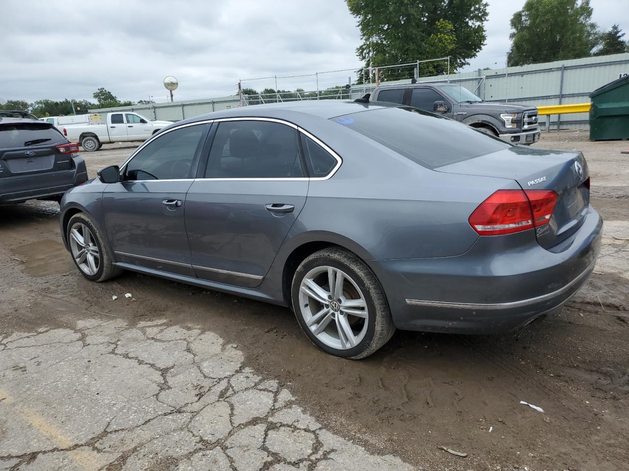 2014 Volkswagen Passat Sel - Image 2