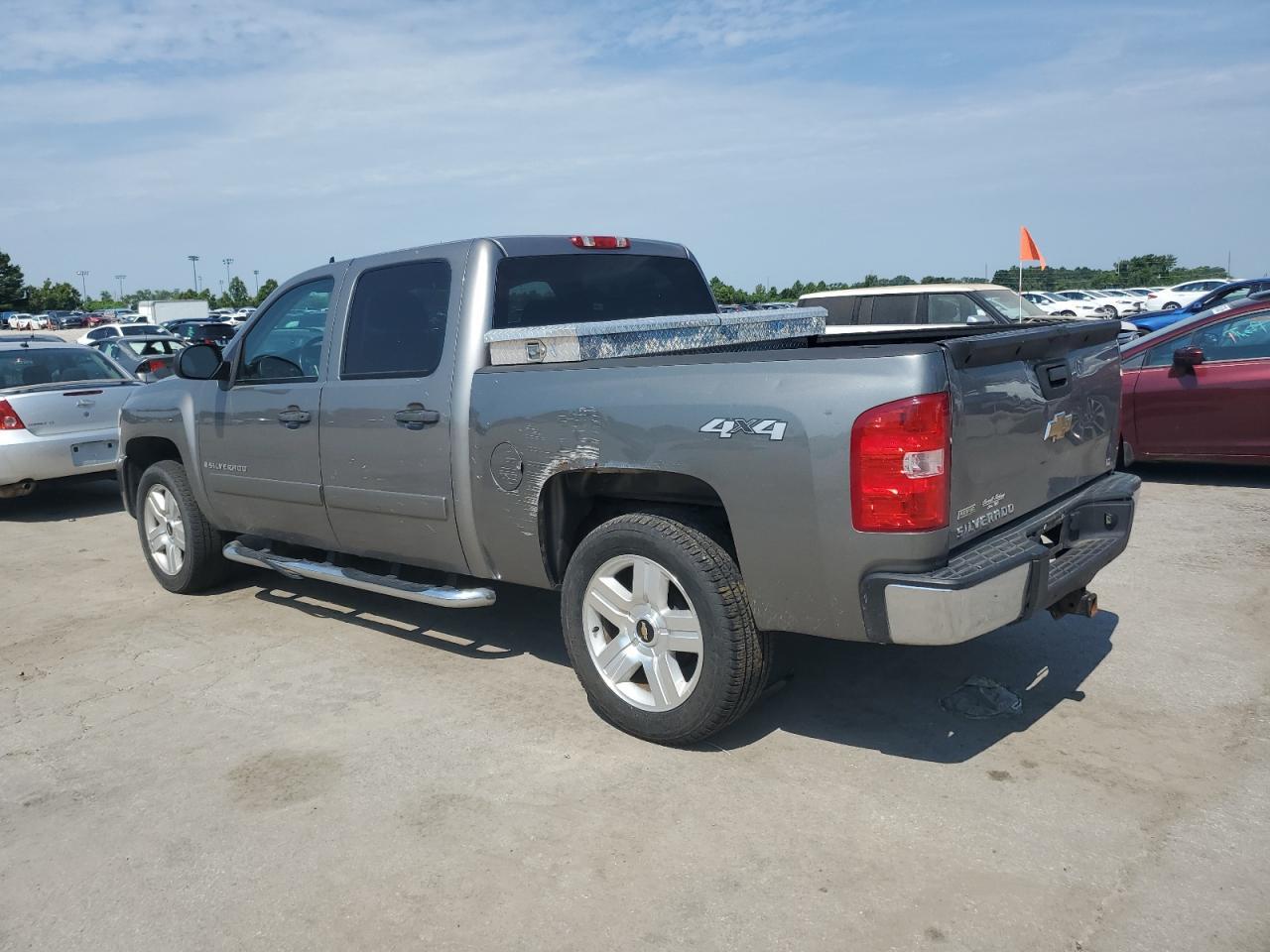 2008 Chevrolet Silverado K1500 - Фото 2