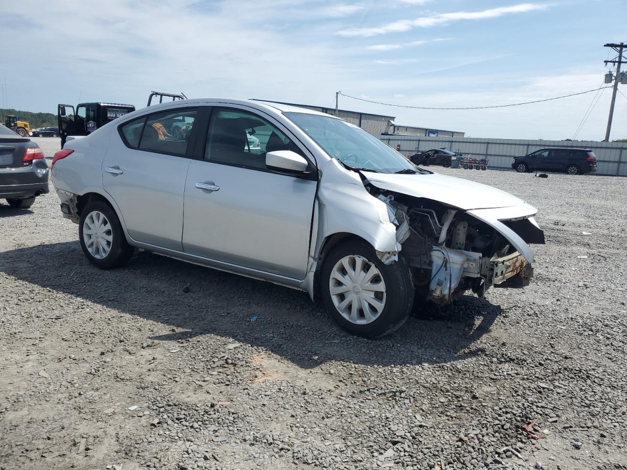 2019 Nissan Versa S - Image 4