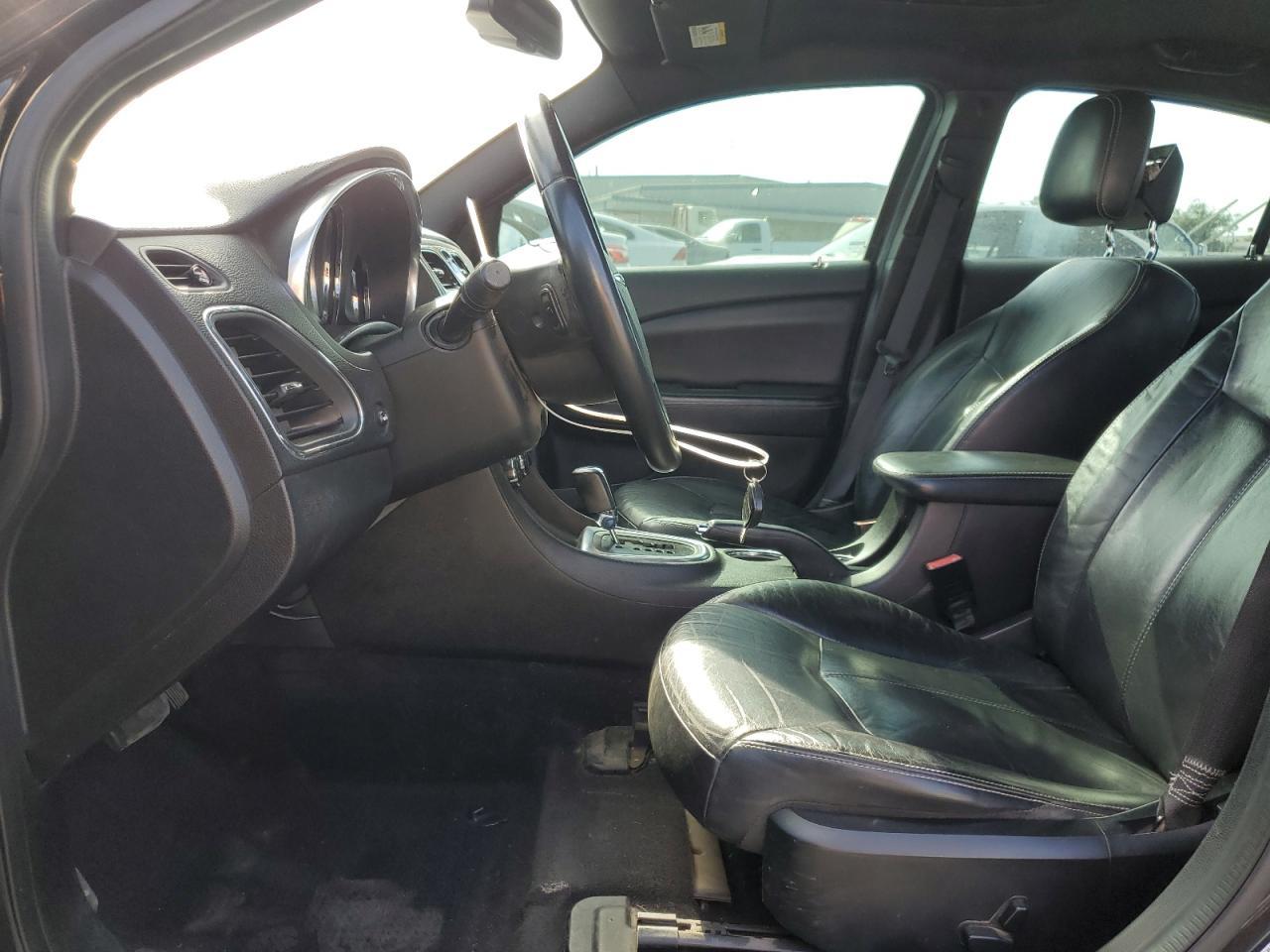 2012 Chrysler 200 Limited - Image 7