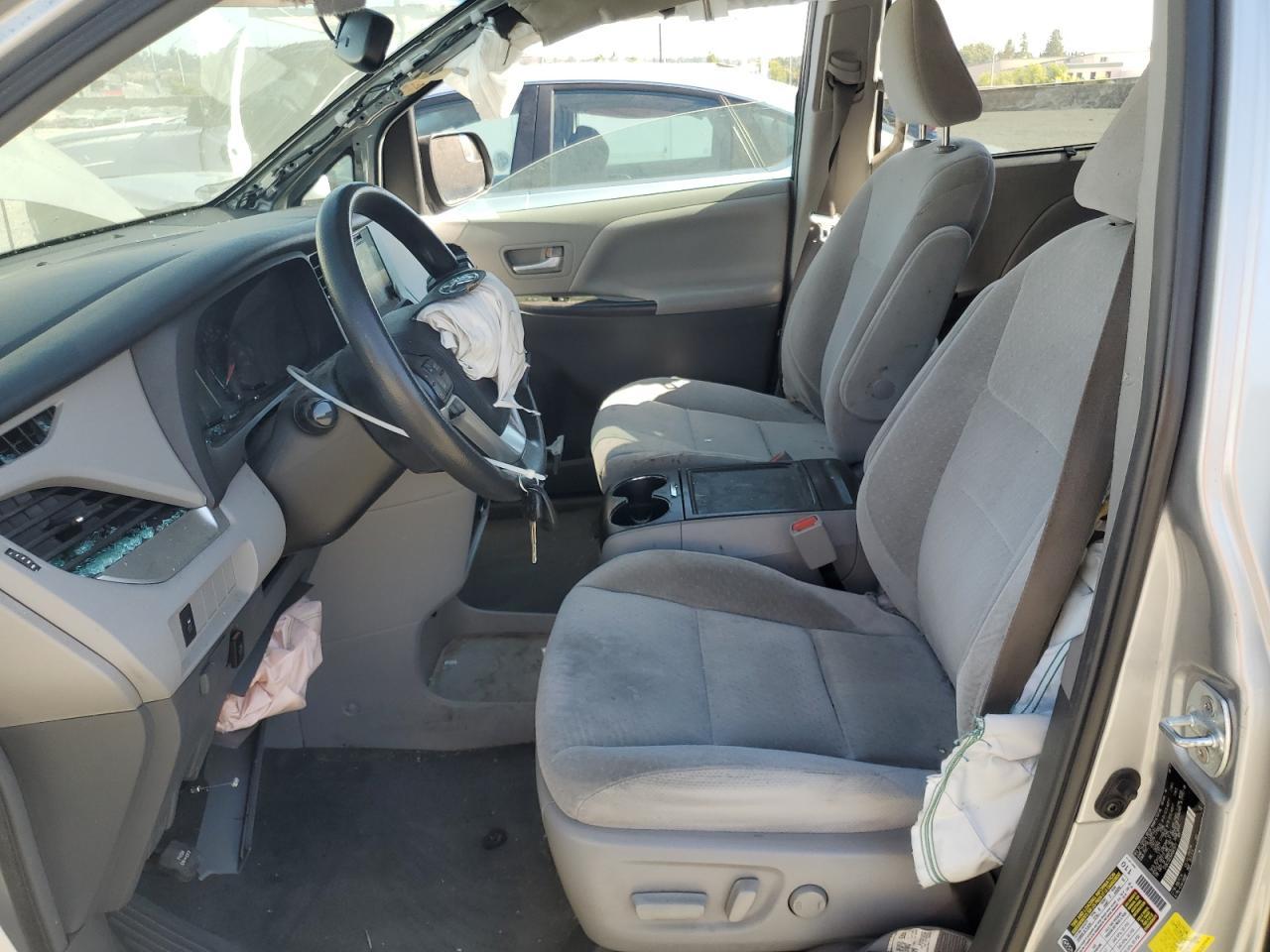 2017 Toyota Sienna Le - Фото 7