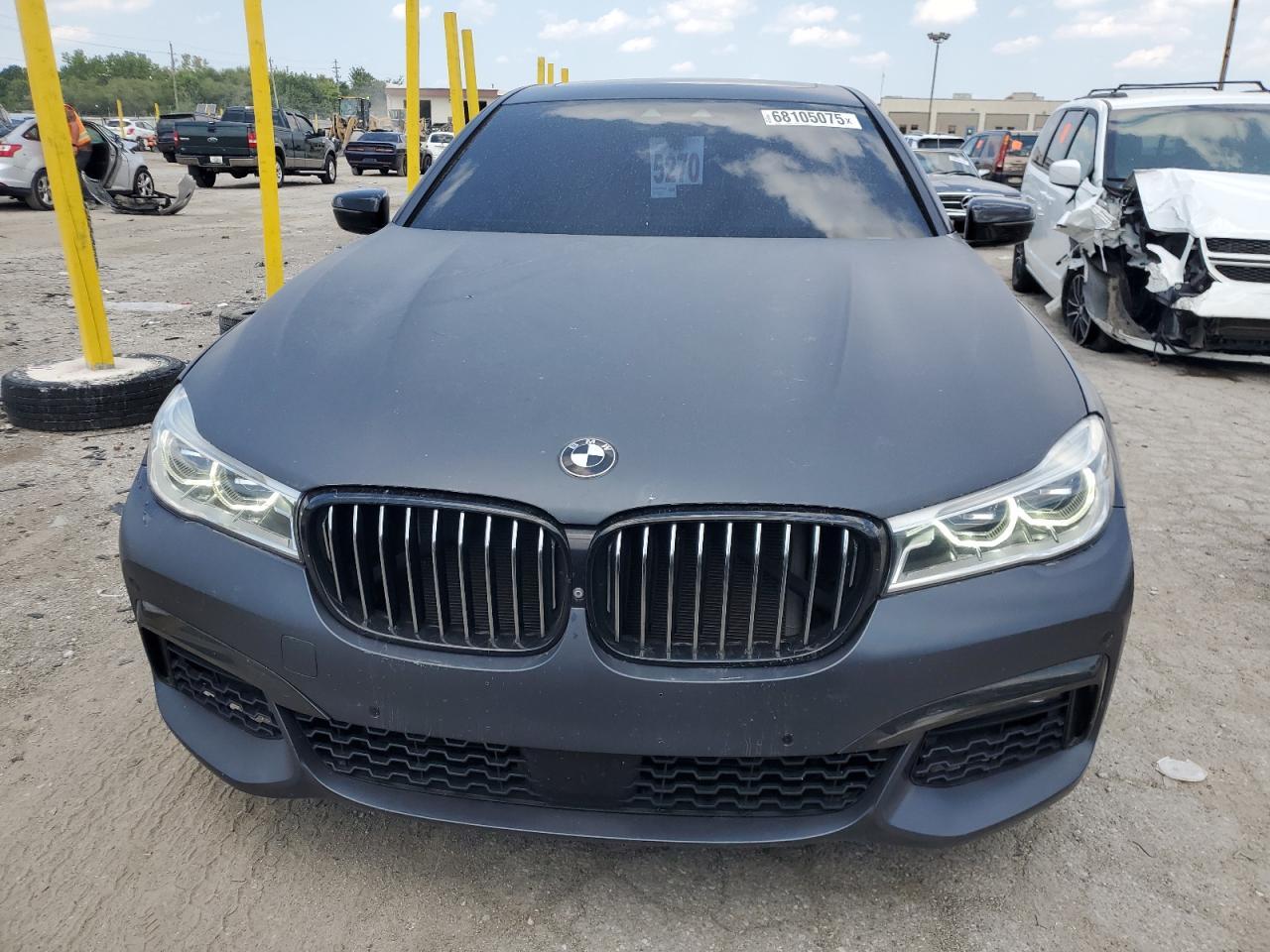2017 BMW 750 I - Фото 5