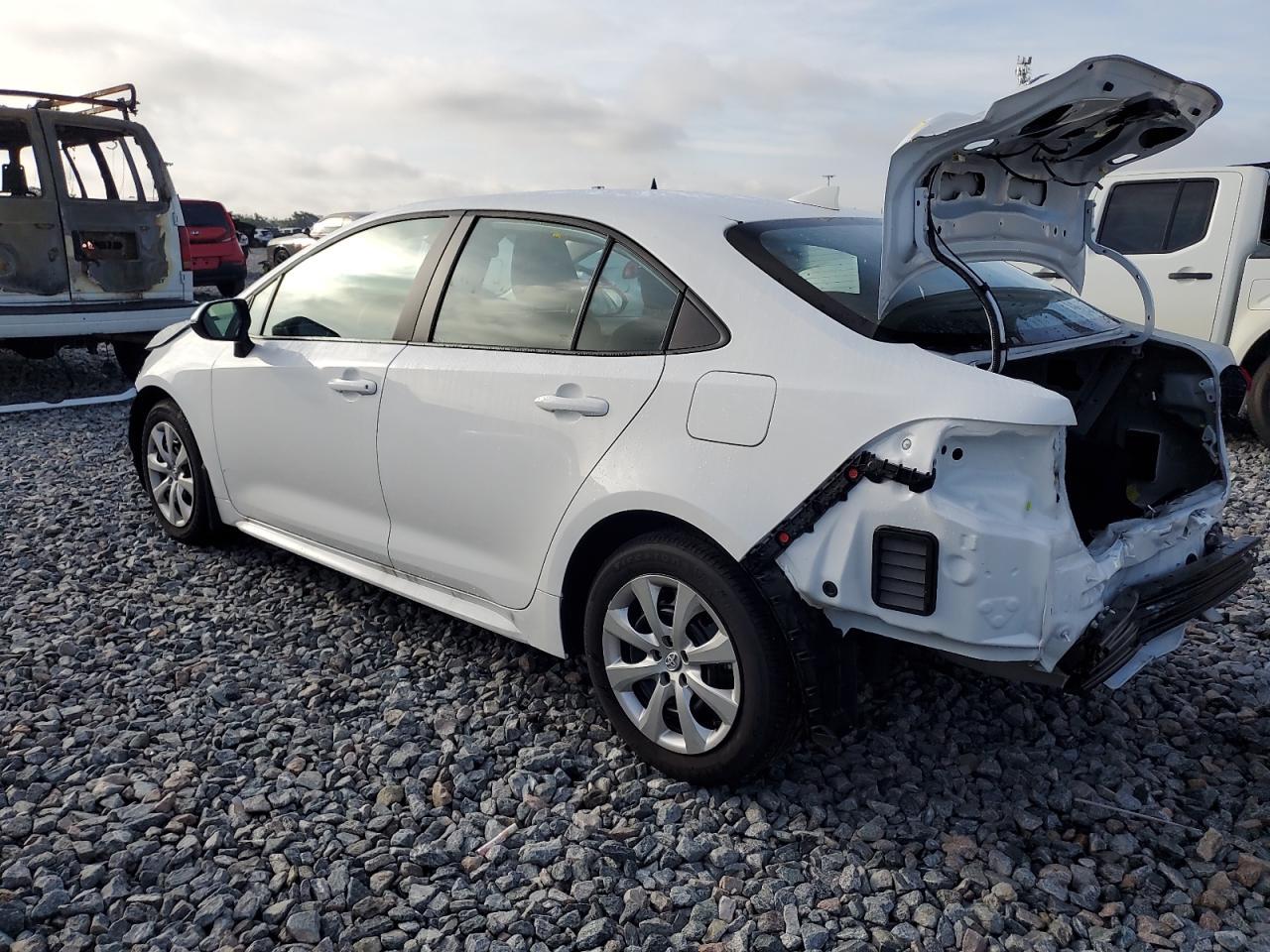 2025 Toyota Corolla Le - Фото 2