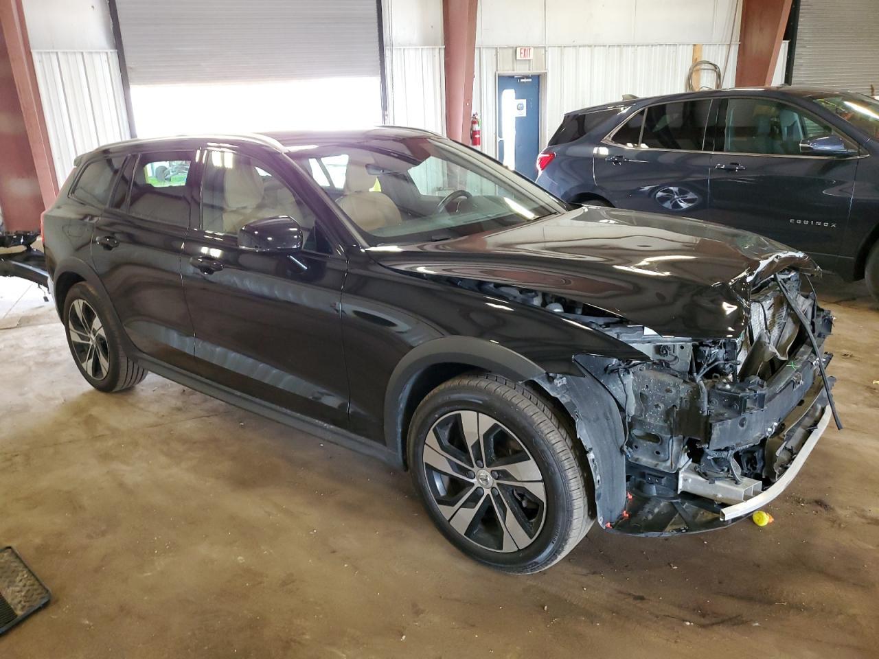 2020 Volvo V60 Cross Country T5 Momentum - Фото 4