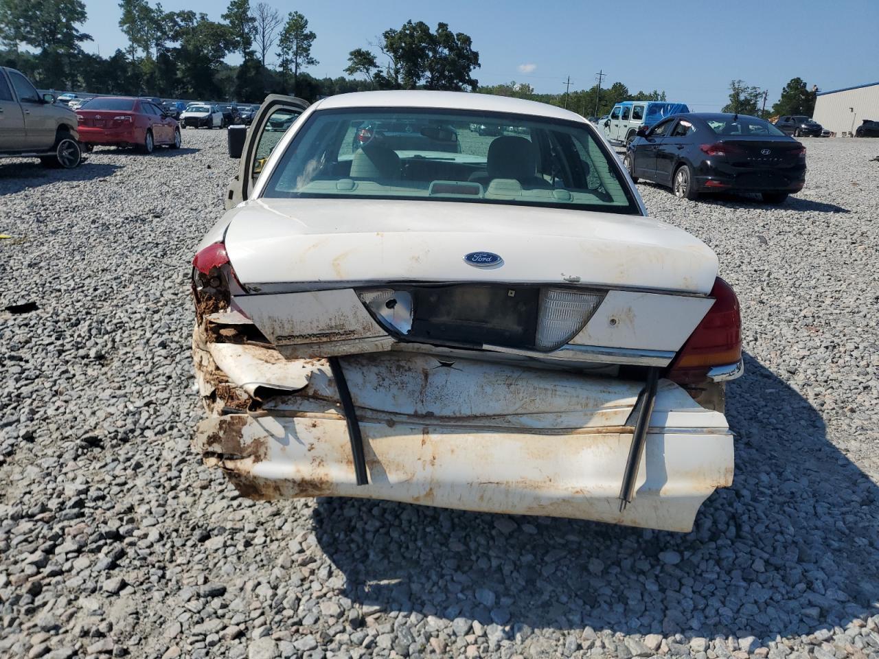 2003 Ford Crown Victoria Lx - Image 6