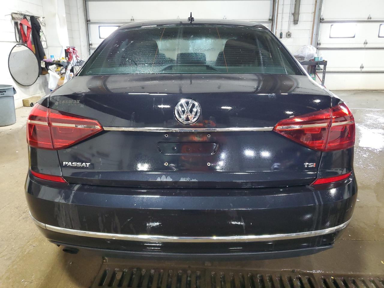 2017 Volkswagen Passat S - Фото 6