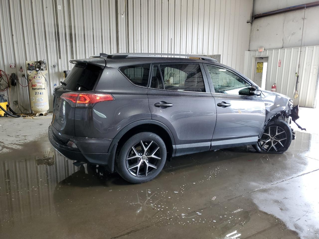 2017 Toyota Rav4 Se - Image 3