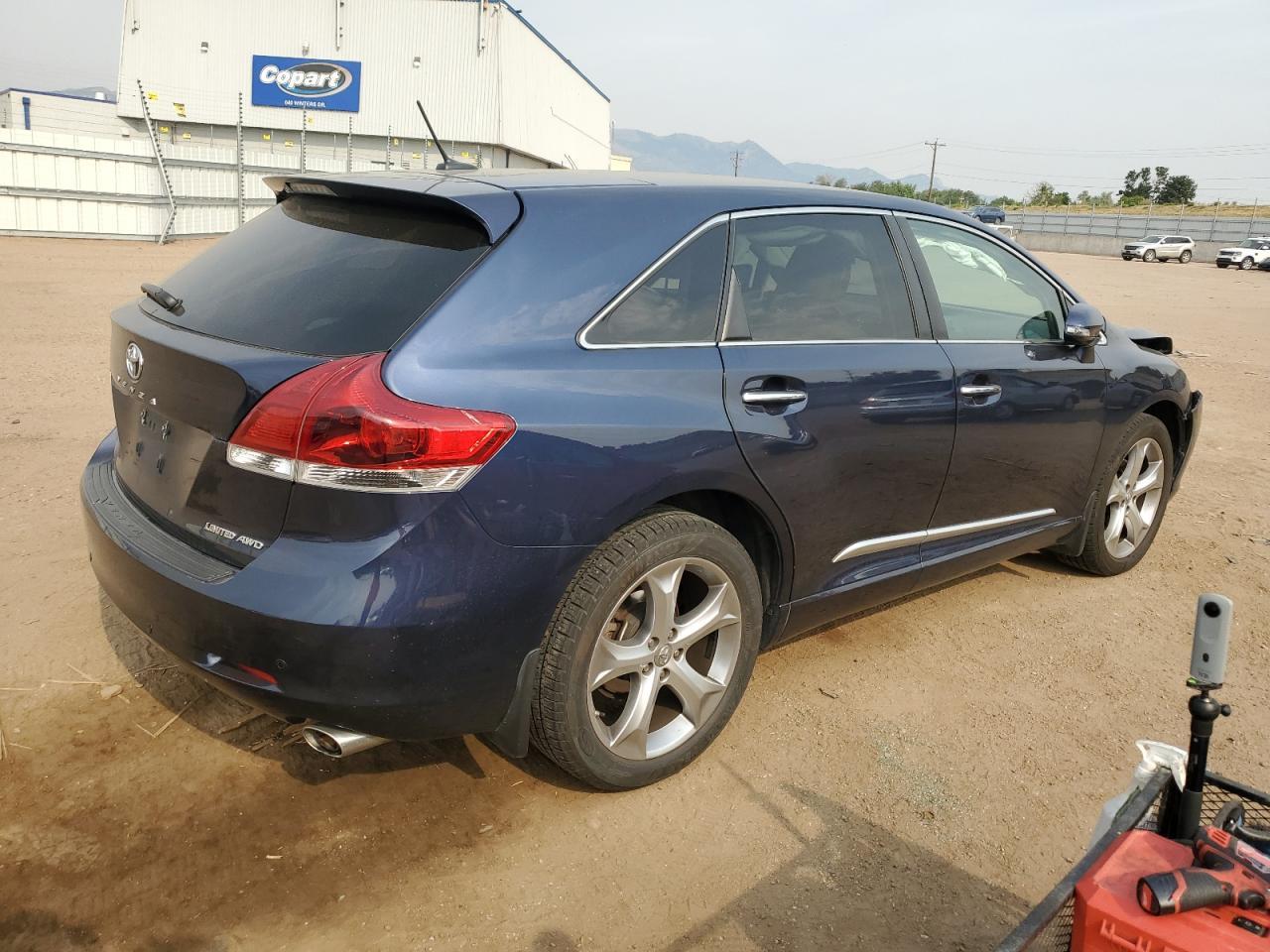 2015 Toyota Venza Le - Image 3