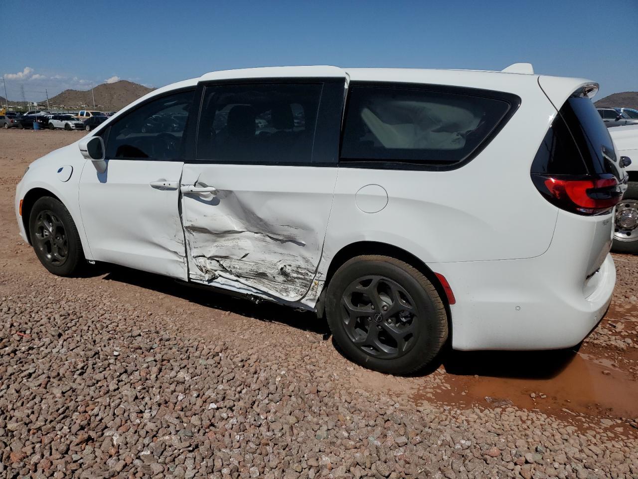 2022 Chrysler Pacifica Hybrid Touring L - Фото 2