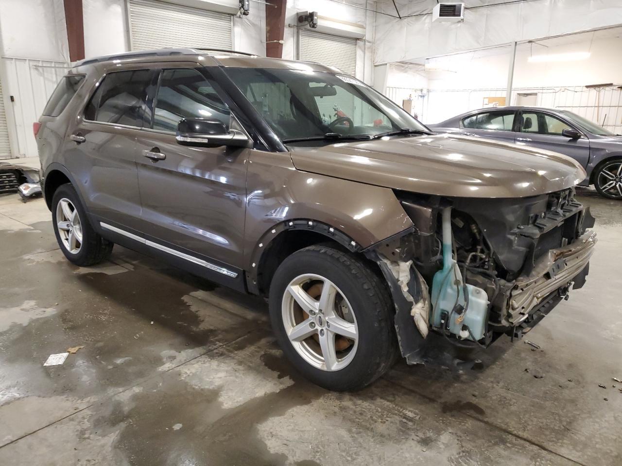 2016 Ford Explorer Xlt - Фото 4