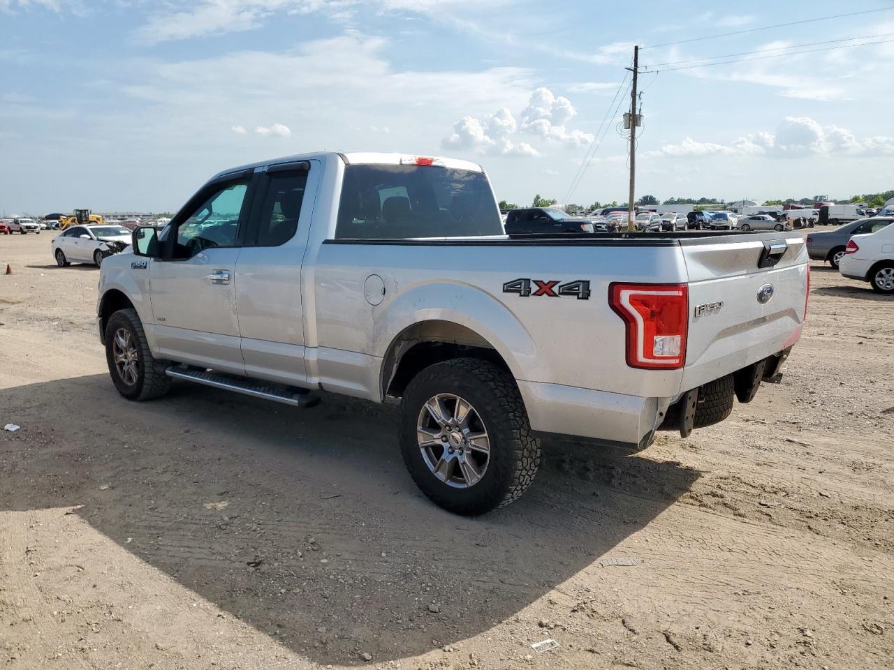 2015 Ford F150 Super Cab - Фото 2