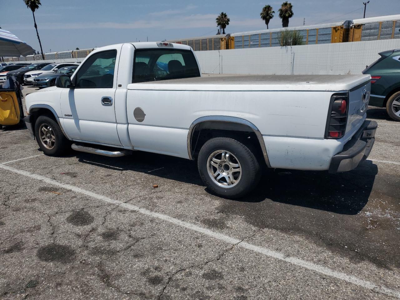 2002 Chevrolet Silverado C1500 - Image 2