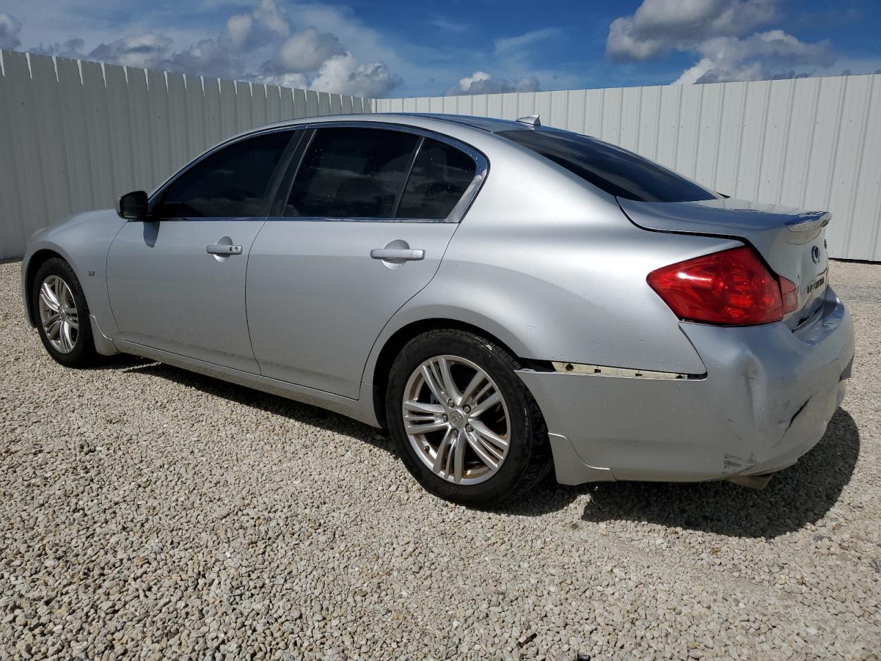 2015 Infiniti Q40 - Фото 2