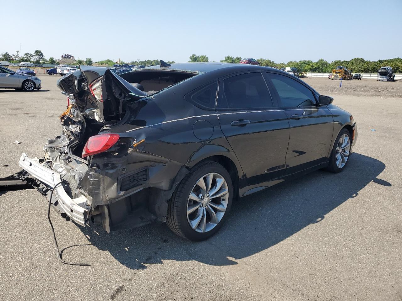 2015 Chrysler 200 S - Image 3
