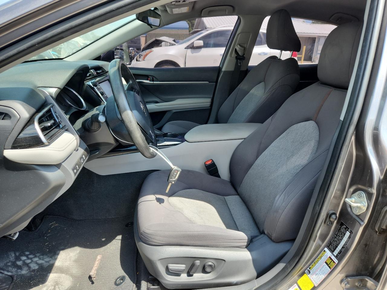 2020 Toyota Camry Le - Фото 7