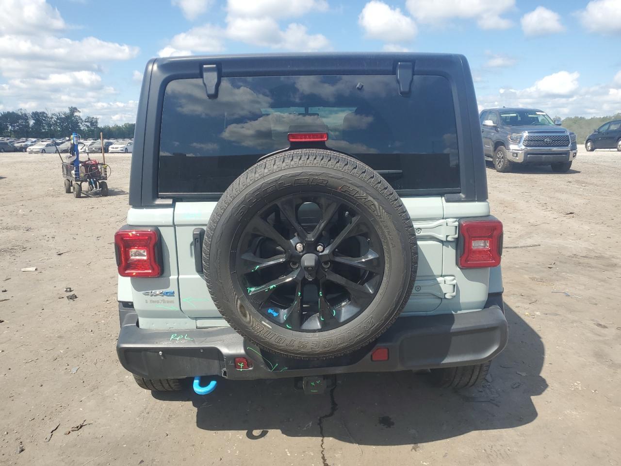 2023 Jeep Wrangler Sahara 4Xe - Фото 6