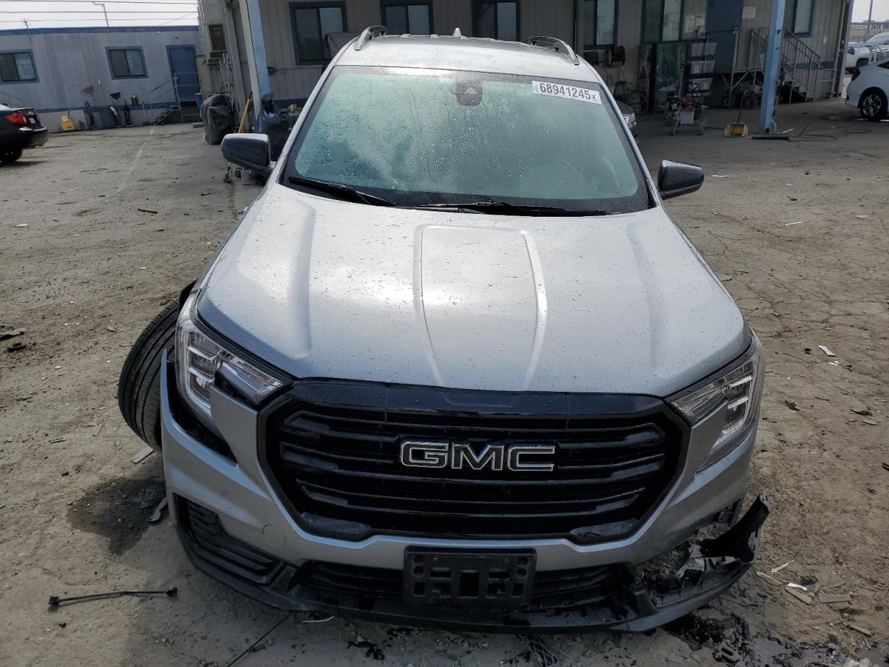 2024 GMC Terrain Sle - Image 5