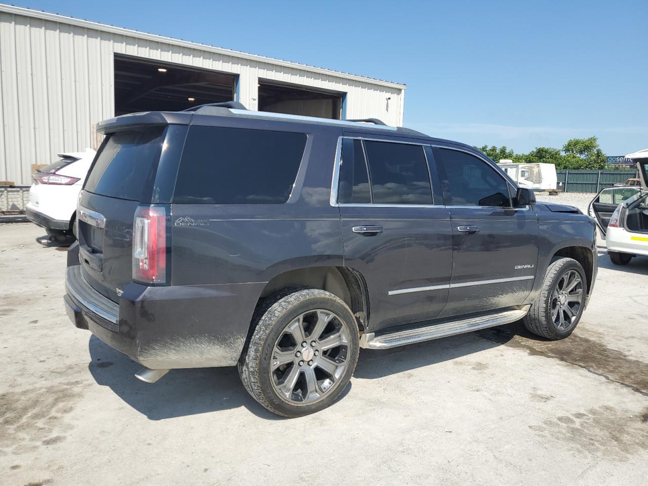 2016 GMC Yukon Denali - Фото 3