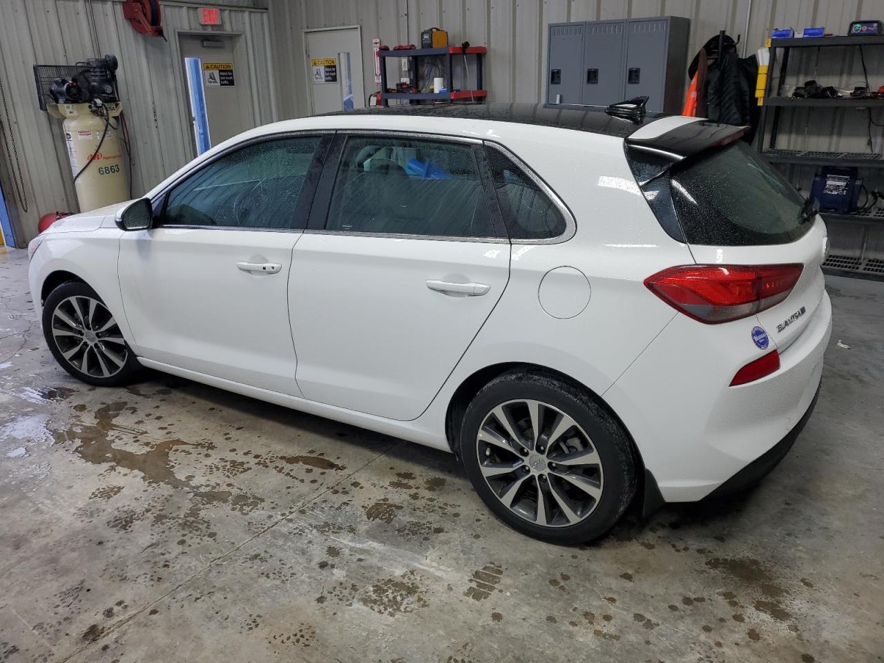 2018 Hyundai Elantra Gt - Фото 2