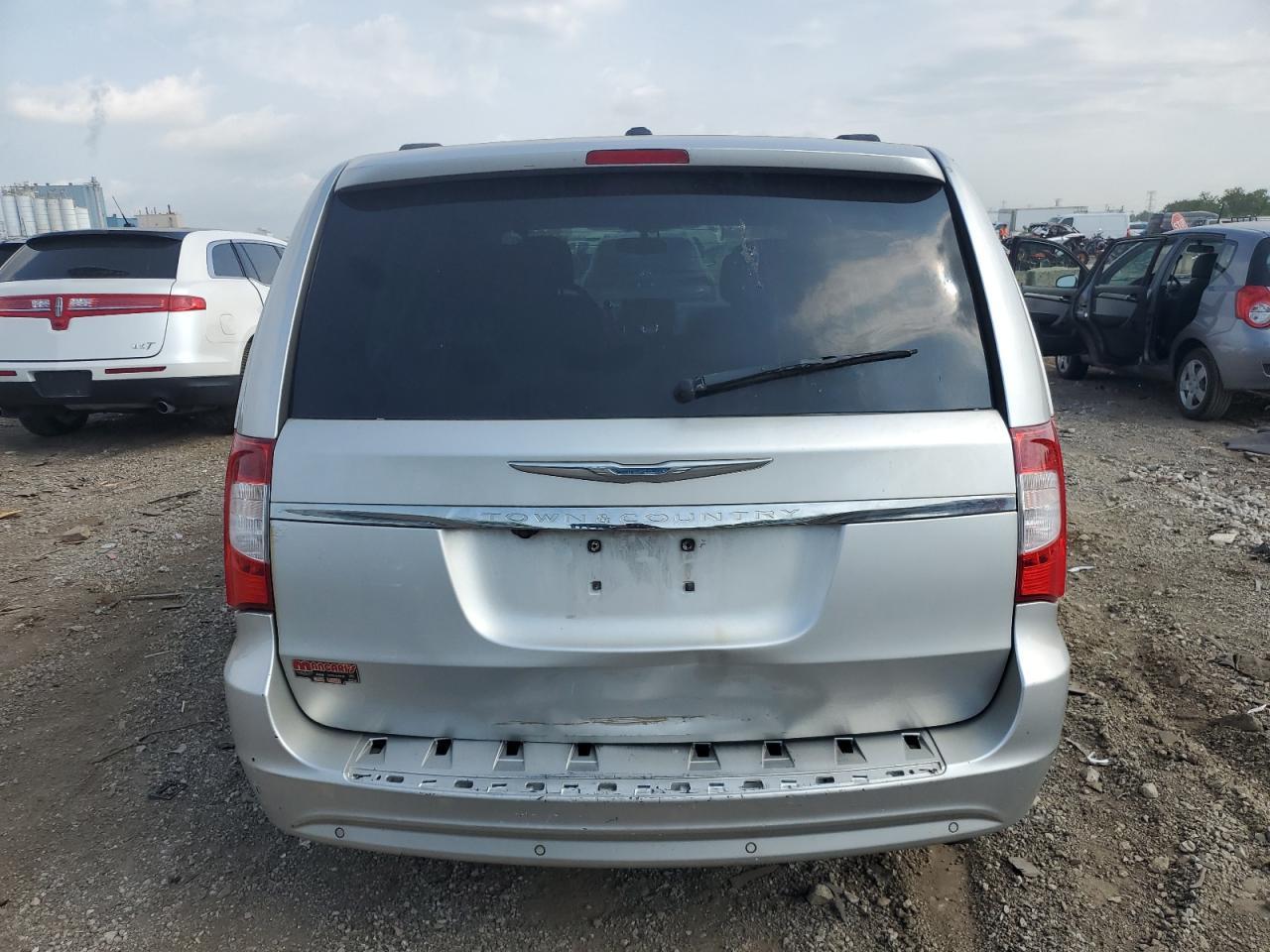 2011 Chrysler Town & Country Touring - Фото 6