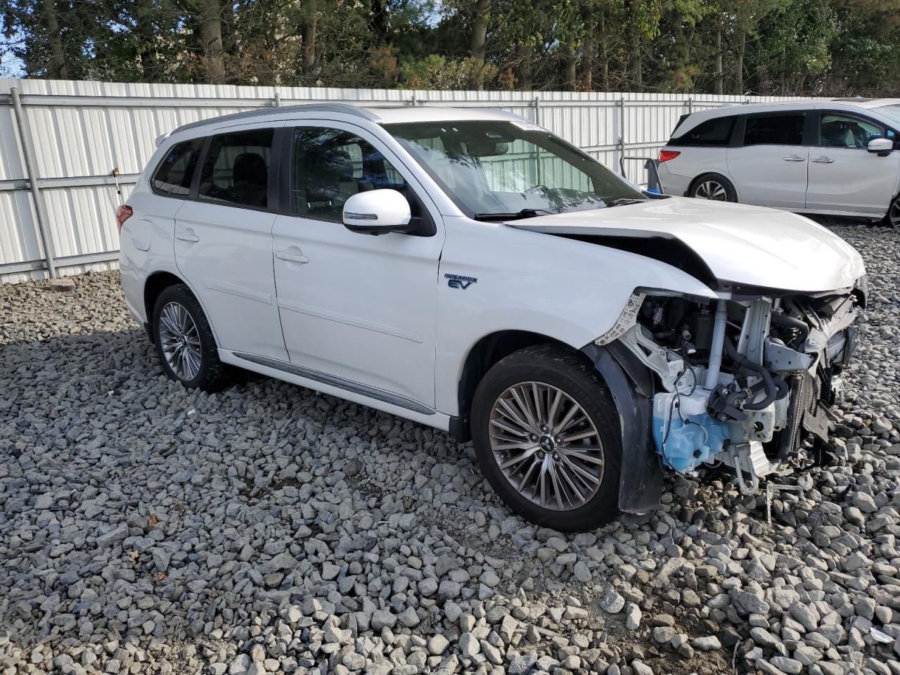 2021 Mitsubishi Outlander Fe - Фото 4