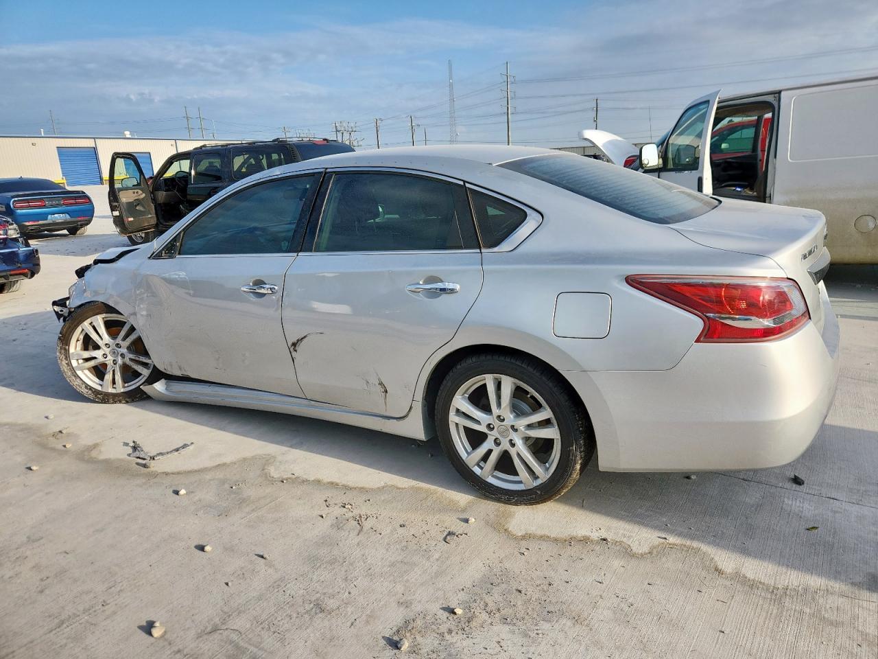 2013 Nissan Altima 3.5S - Фото 2