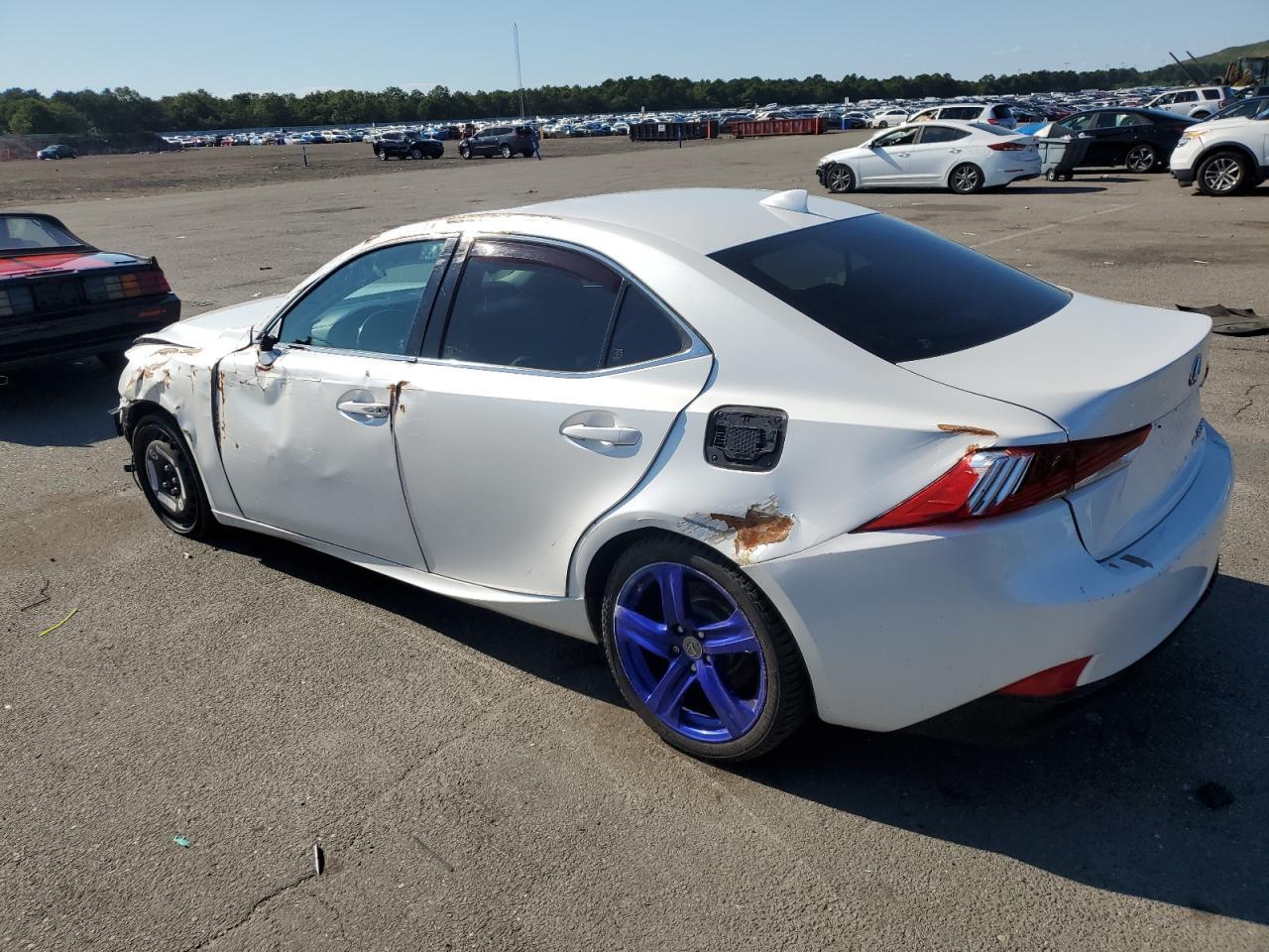 2017 Lexus Is 300 - Фото 2