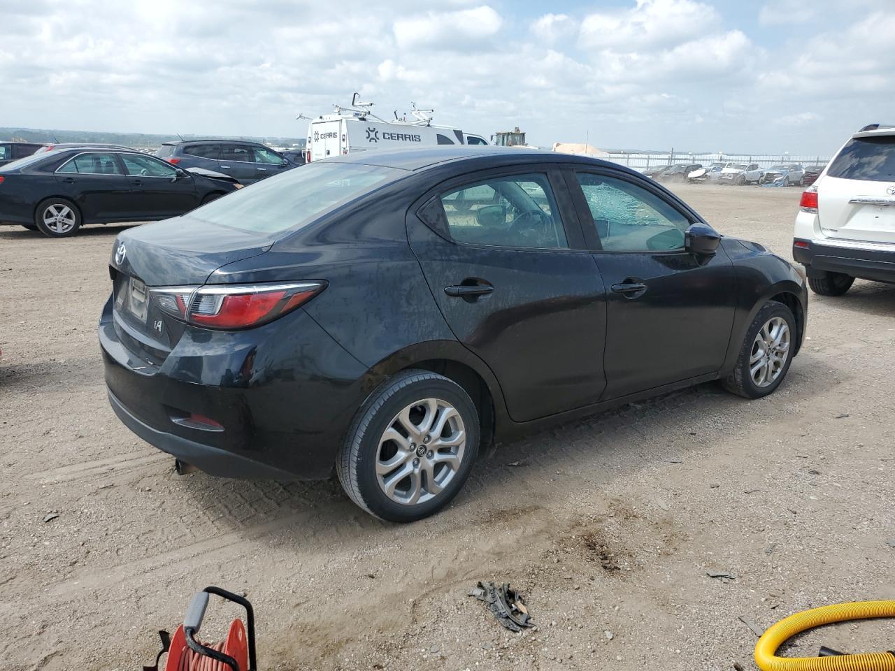 2017 Toyota Yaris Ia - Image 3