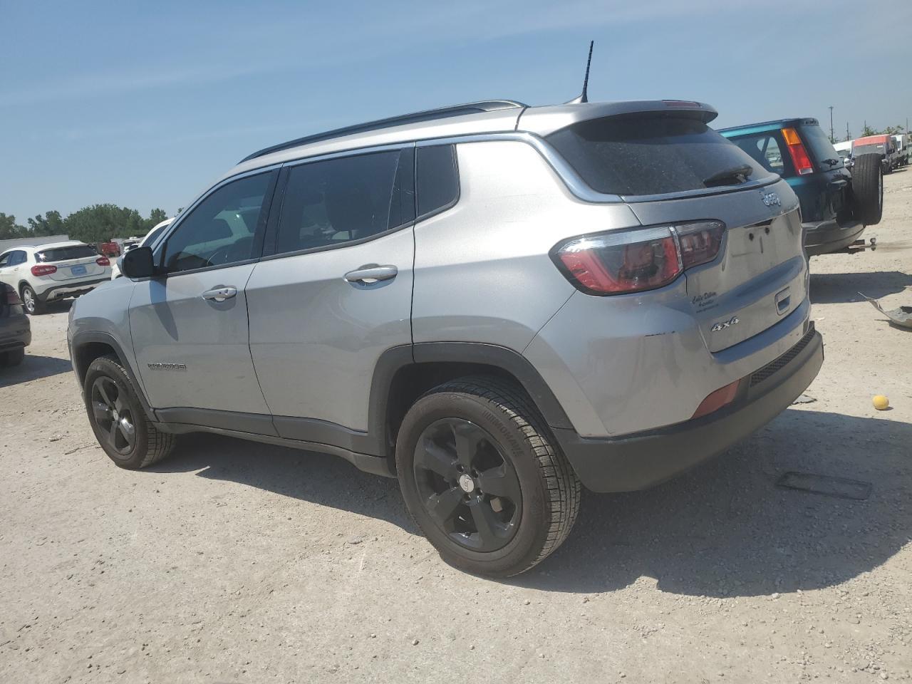 2020 Jeep Compass Latitude - Image 2