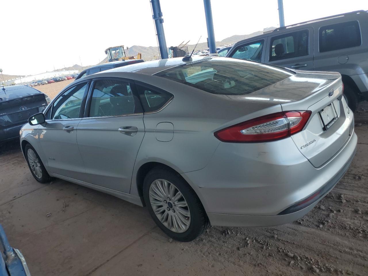 2014 Ford Fusion Se Hybrid - Image 2