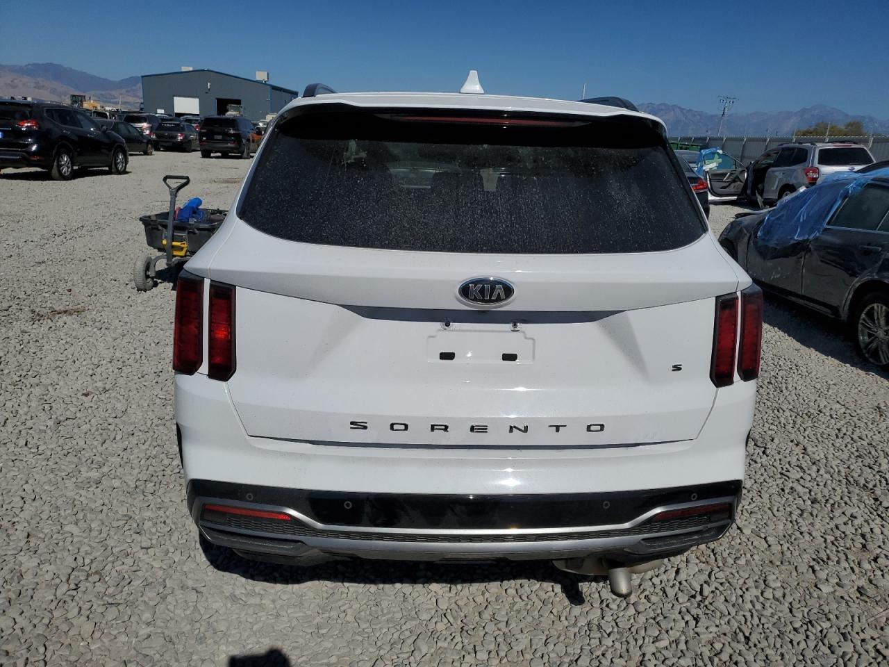 2021 Kia Sorento S - Image 6