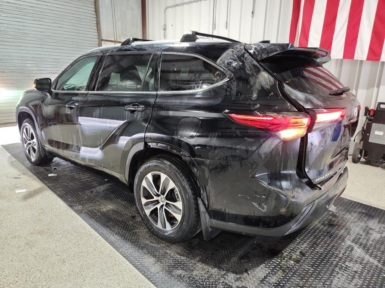 2022 Toyota Highlander Hybrid Xle - Image 2